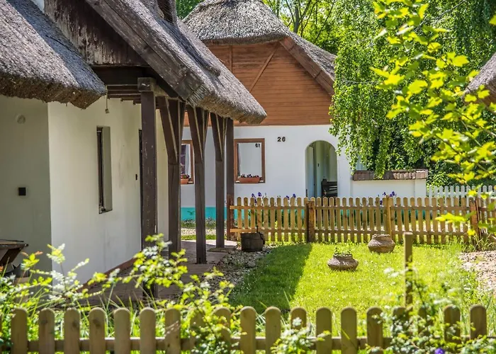 ホリデーパーク Bohem Birtok Es Csarda Zamárdi